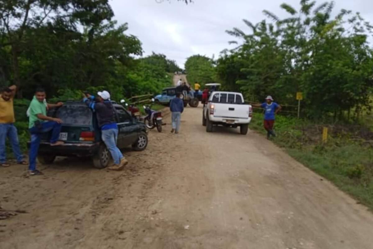 Habitantes piden agilizar obras de la transversal Montes de María