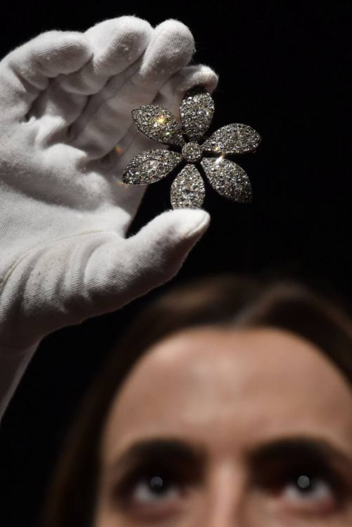 Broche de diamantes. AFP BEN STANSALL
