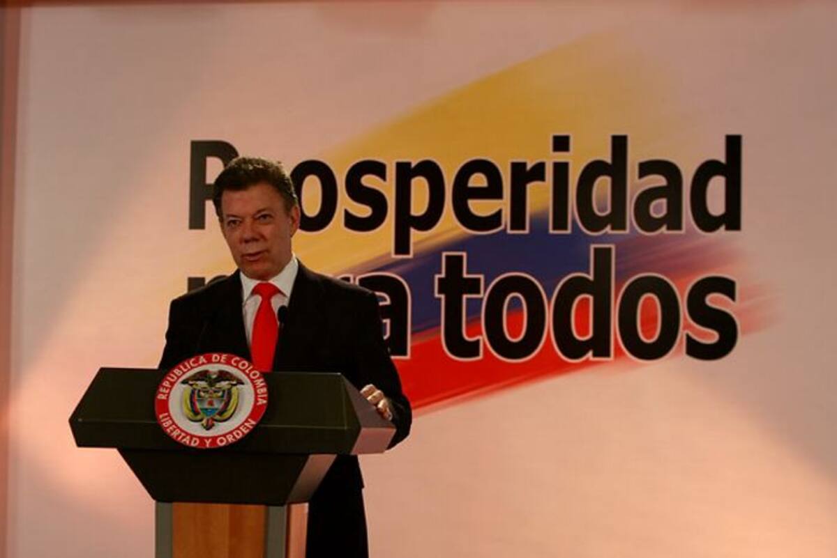 En Twitter el presidente Juan Manuel Santos calificó como una “buena noticia” el que el la inflación de 2012 fuera de 2,44 por ciento, es decir, 1,29 puntos porcentuales menos al registrado en 2011, cuando fue de 3,73 por ciento. COLPRENSA