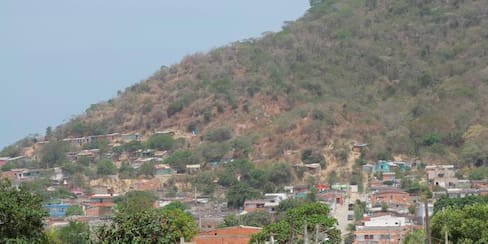 Aumentan asentamientos ilegales en el cerro de La Popa