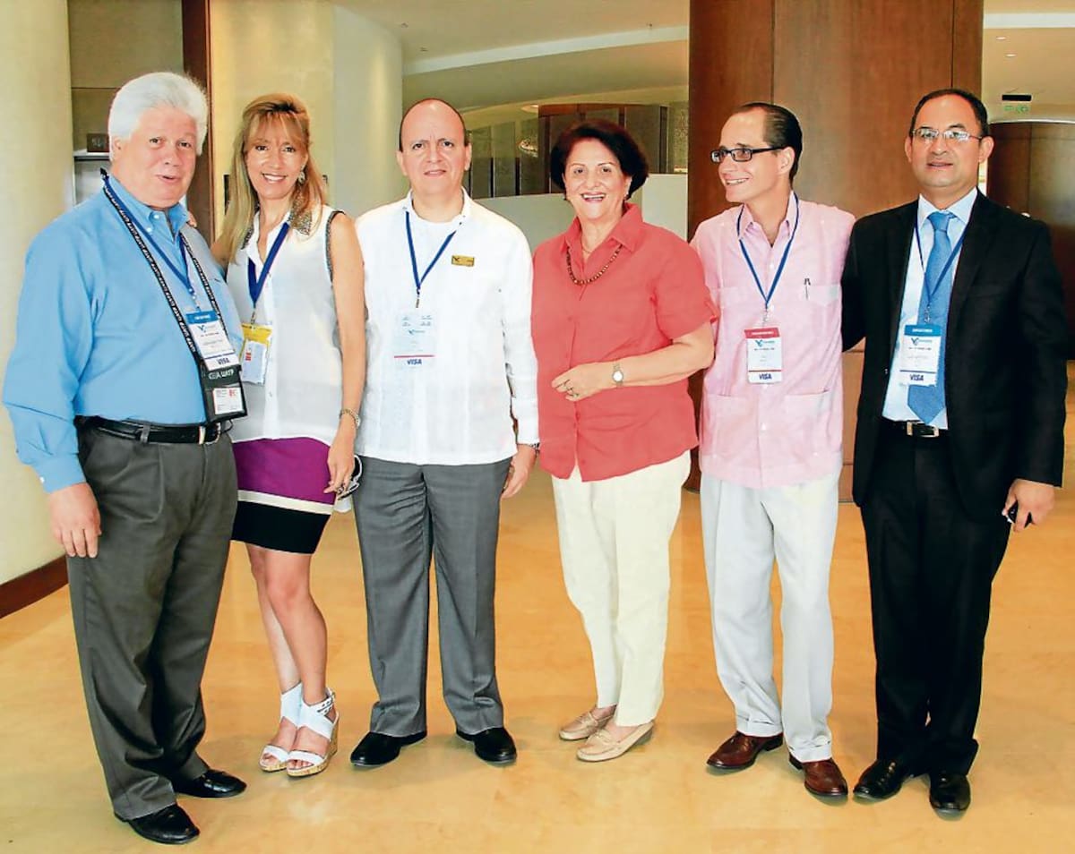 Tony Ruiz, Claudia González, Fabio Giraldo, Bertha Angulo de Rodríguez, Max Jaramillo y Luis Alfonso Flórez. Fotos Zenia Valdelamar/El Universal/