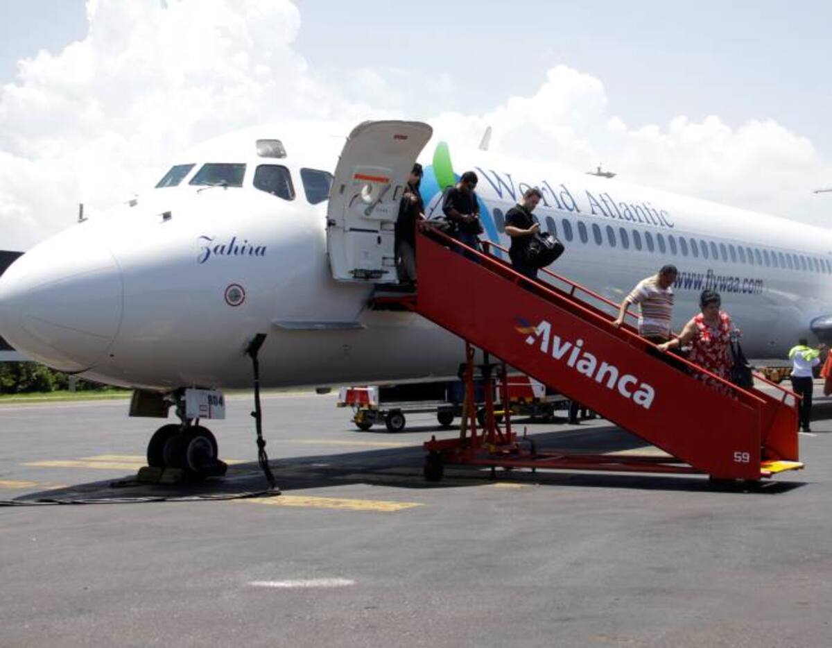 Llegada del vuelo chárter procedente de Puerto Rico. ZENIA VALDELAMAR - EL UNIVERSAL -