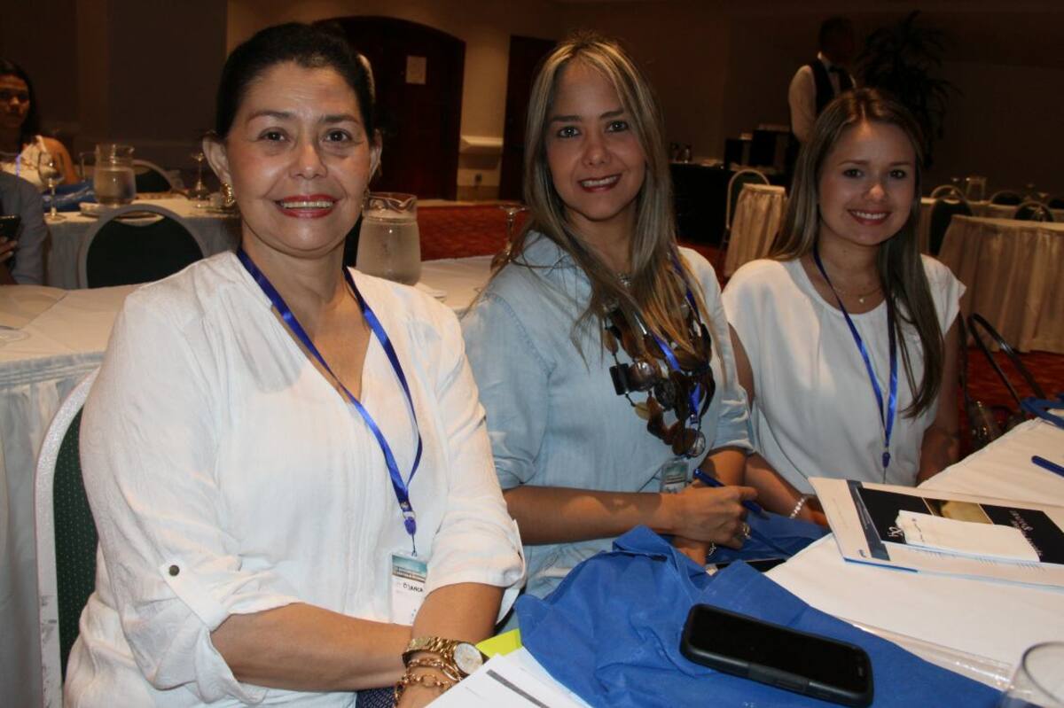 Blanca Vergara, Nany Vélez y María Paula Espinosa.