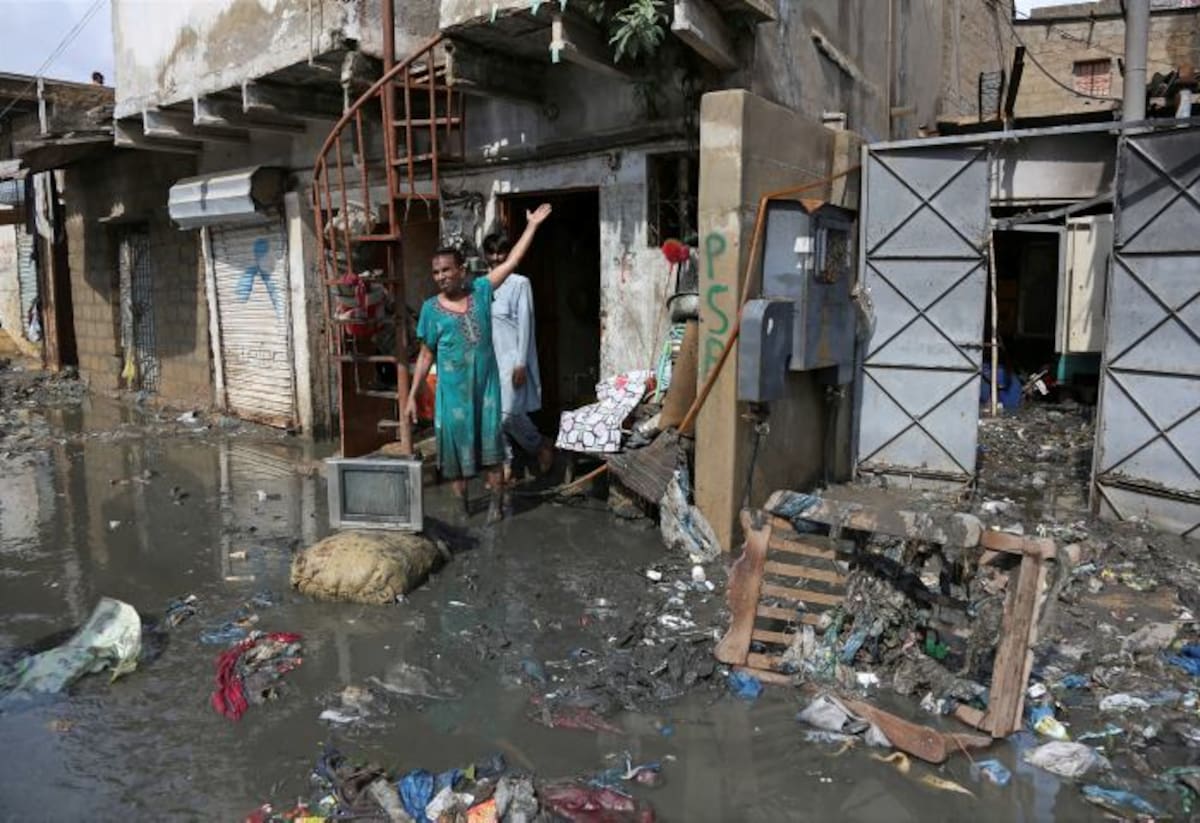 Se cree que el derrumbe se debió a las lluvias torrenciales en la capital de la India. AP Fareed Khan
