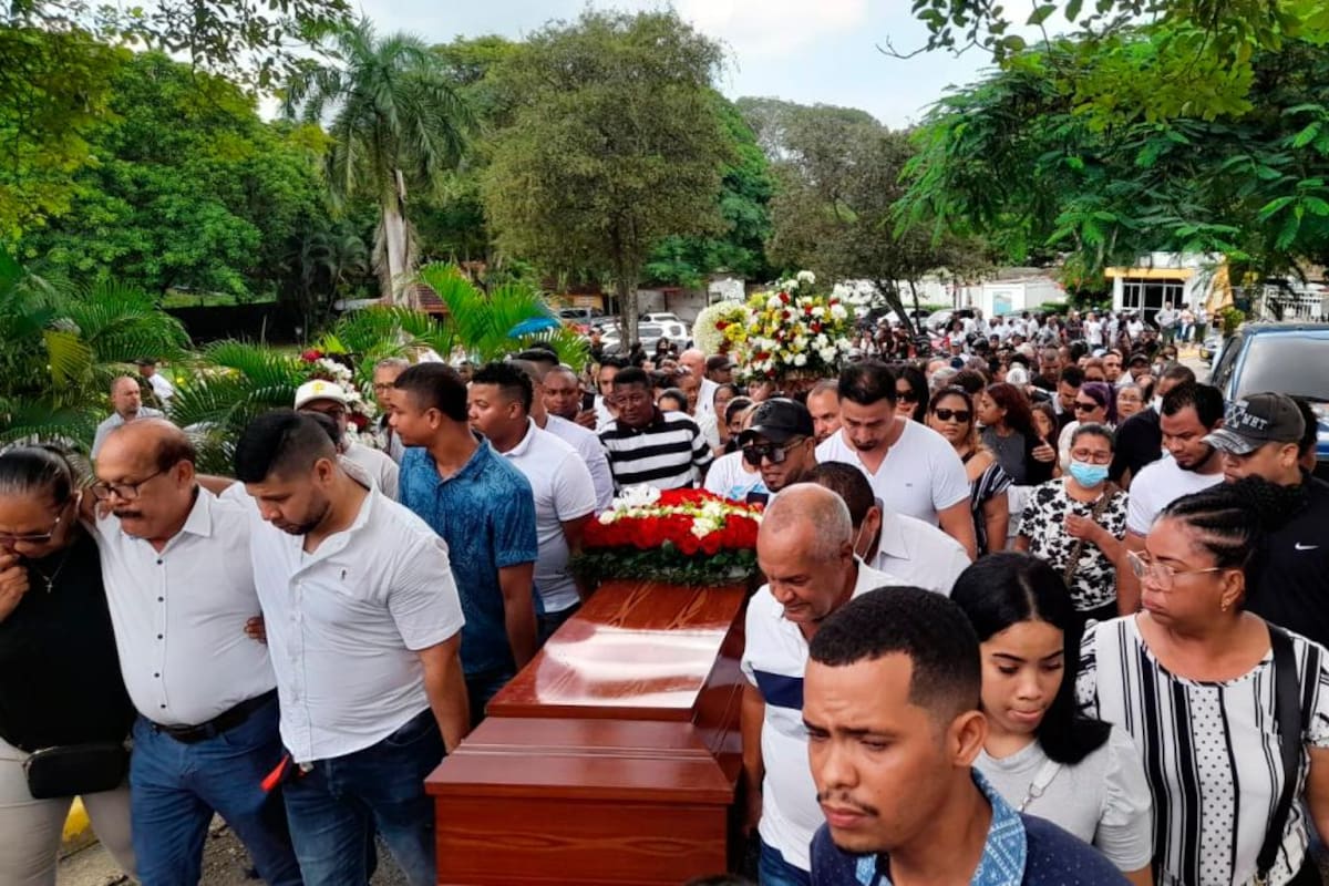 Video: familiares y amigos le dan el último adiós al ‘Chamo’