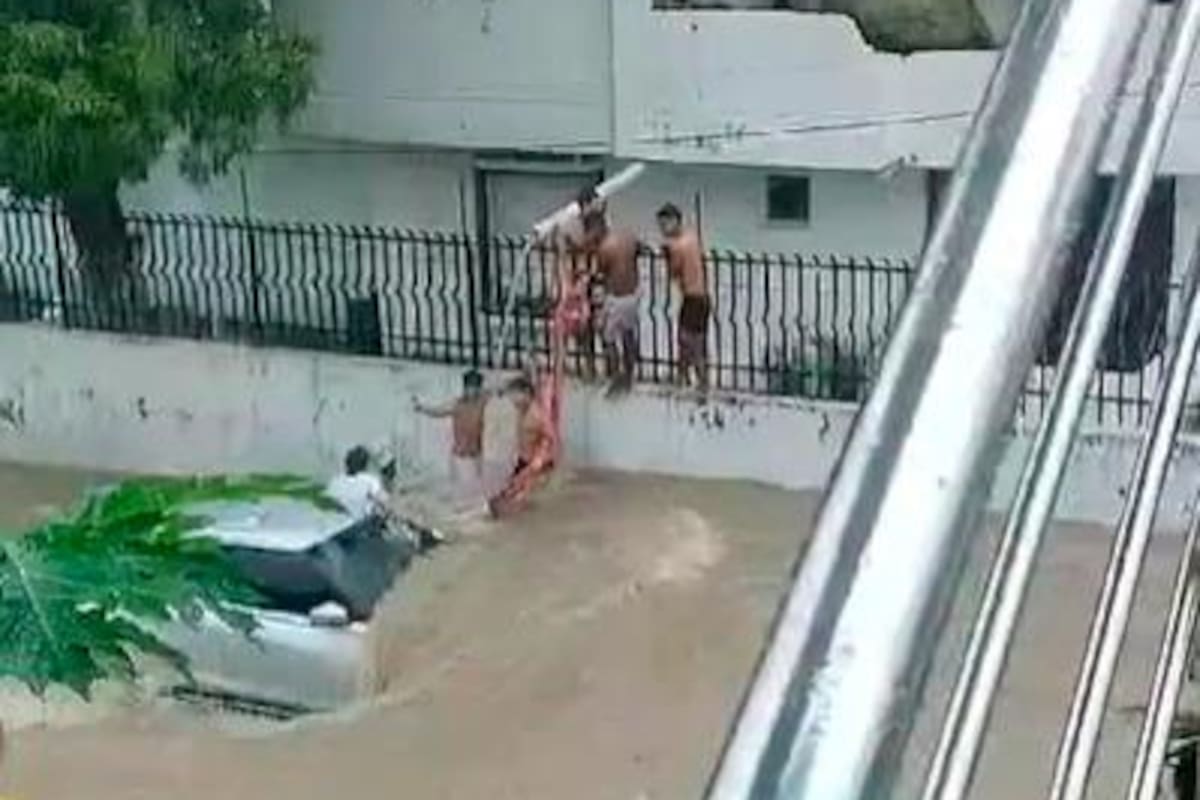 Video: ¡Un milagro! Pareja por poco se ahoga dentro de un vehículo