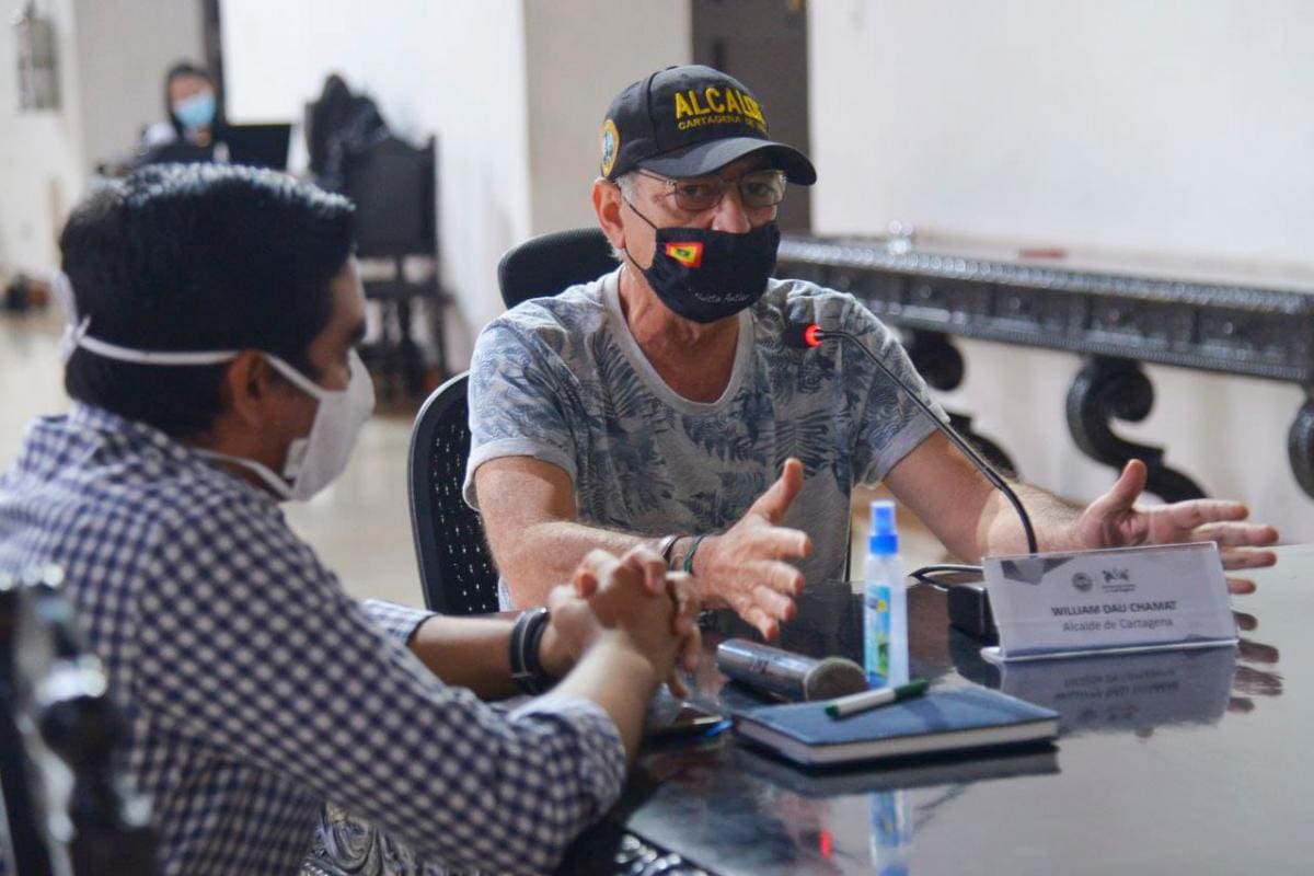 Alcalde Dau inicia mesa de diálogo con mototaxistas para regular movilidad