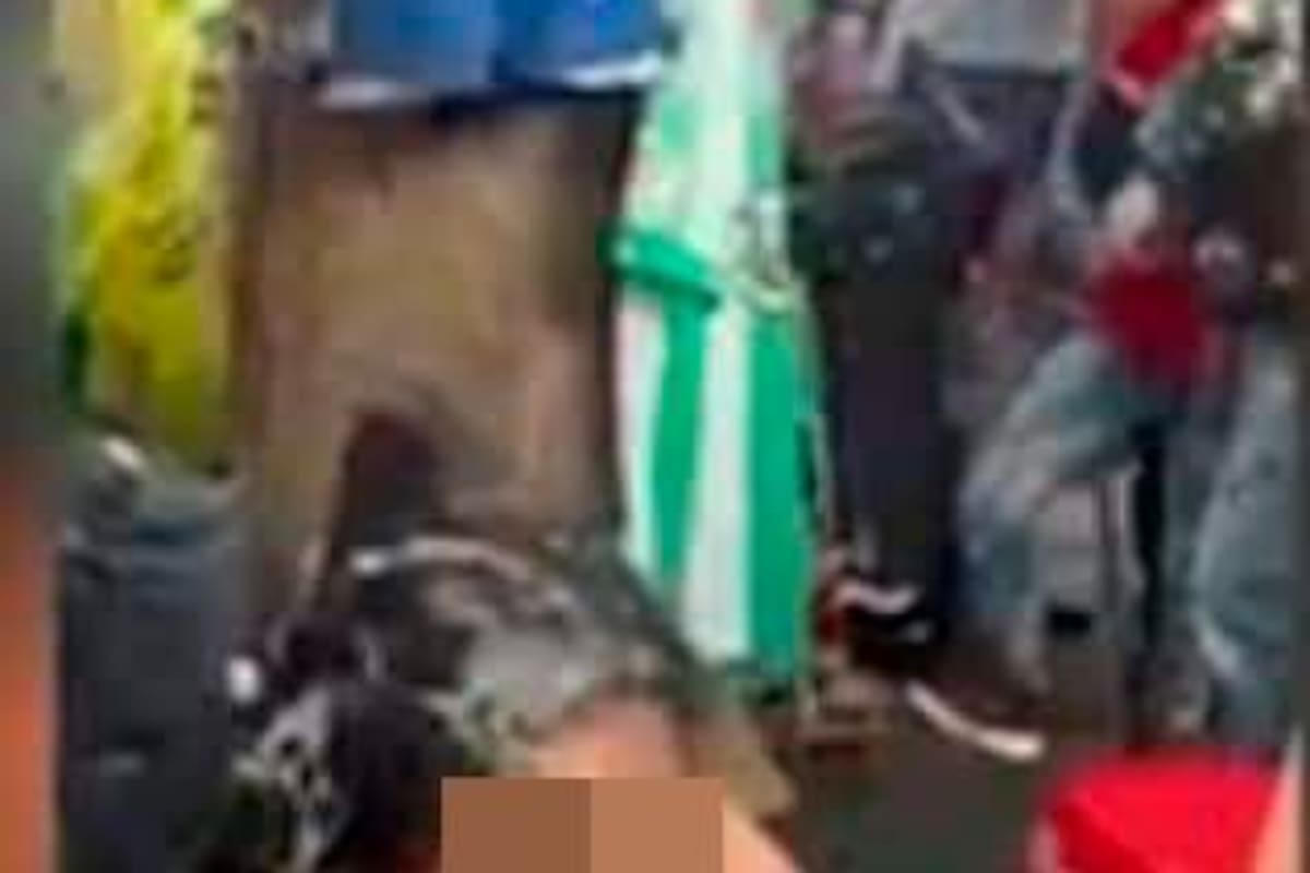 Pillaron a una mujer robando y de castigo le llenaron la cabeza de bóxer