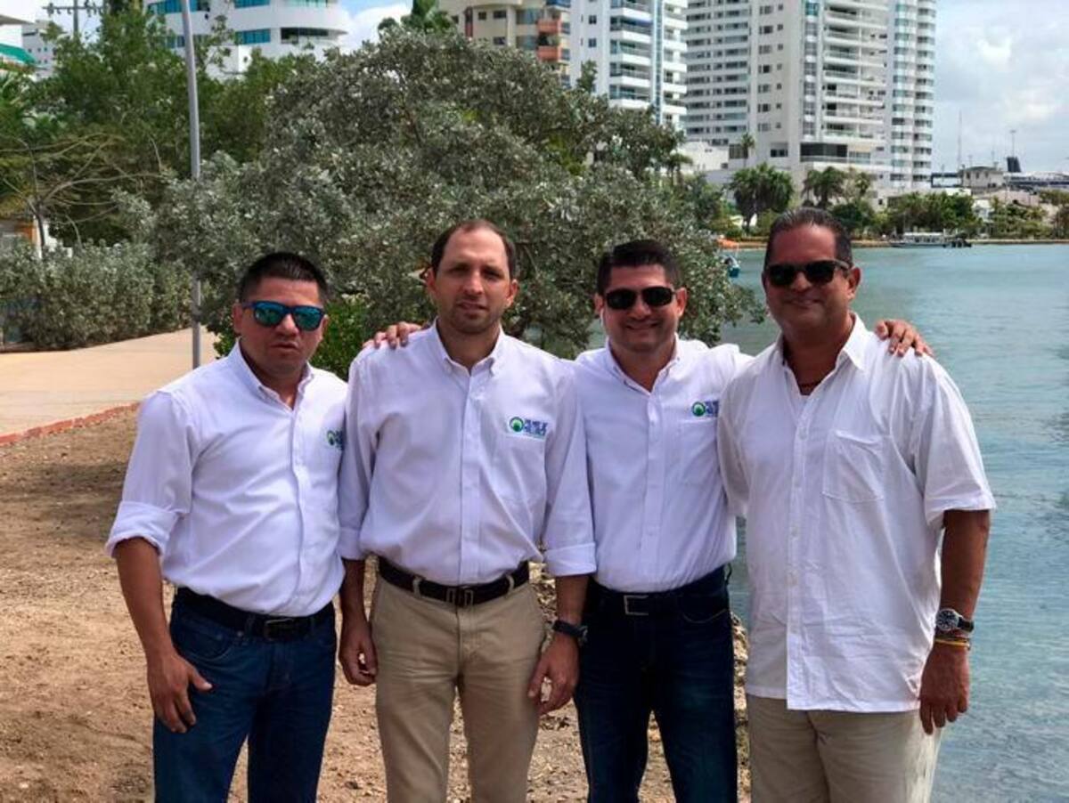 De izquierda a derecha William Pérez, gerente general de constructora Villa Luz; Mauricio Betancourt, socio; Alex Pérez, gerente de ventas; e Iván Alonso Posada director de CPM Publicidad y Marketing, quienes promueven y venden el proyecto Palmas de Mallorca.