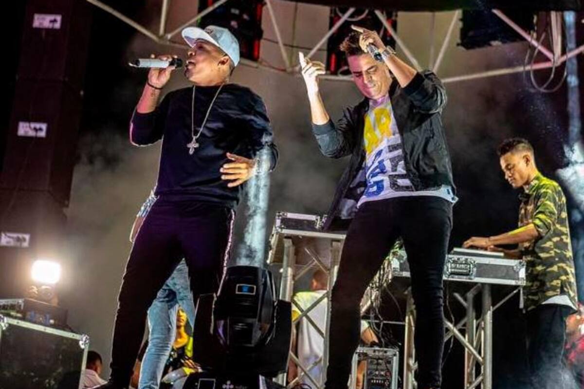 Video: cantante de champeta bailó con fan en pleno show: su esposa lo dejó