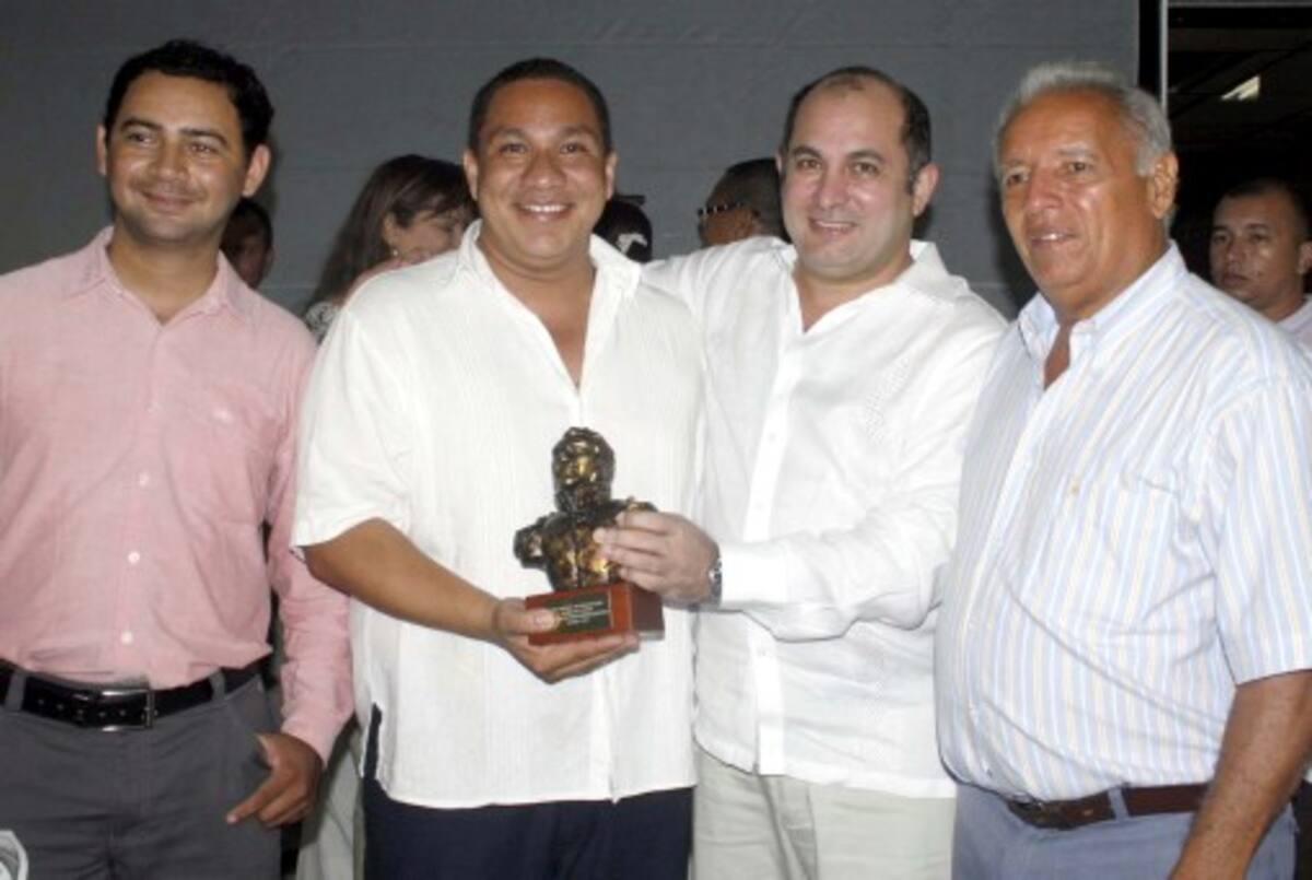 José Arrieta, Manuel Santiago Pérez, el gobernador de Sucre, Jorge Barraza Farak y Luis Toscano.