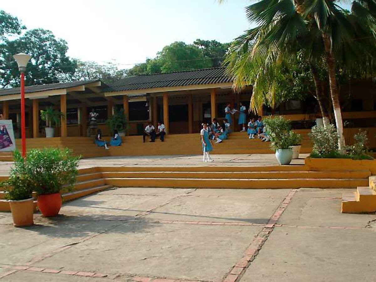 el colegio Soledad Acosta de Samper sigue siendo el mejor plantel oficial del Distrito por su alto rendimiento archivo
