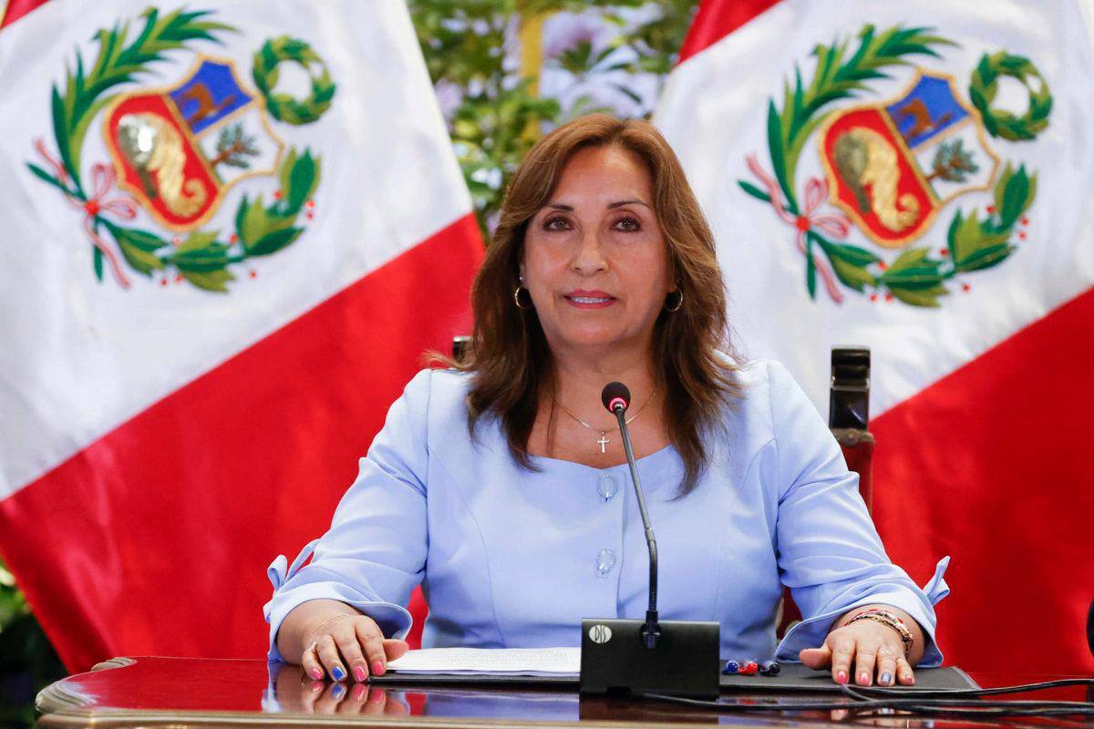 Por unos Rolex, investigan a presidenta de Perú por enriquecimiento ilícito