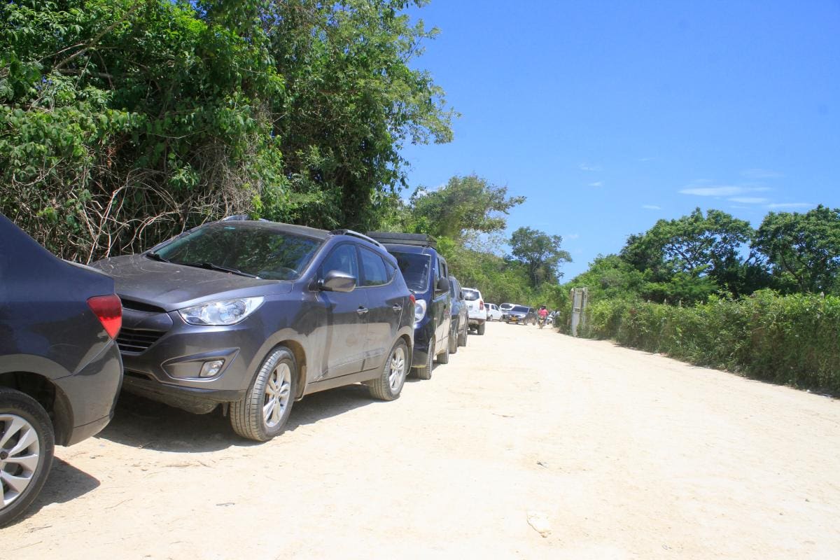 Parqueaderos de Playa Blanca llevan 20 días cerrados por polémica con terrenos
