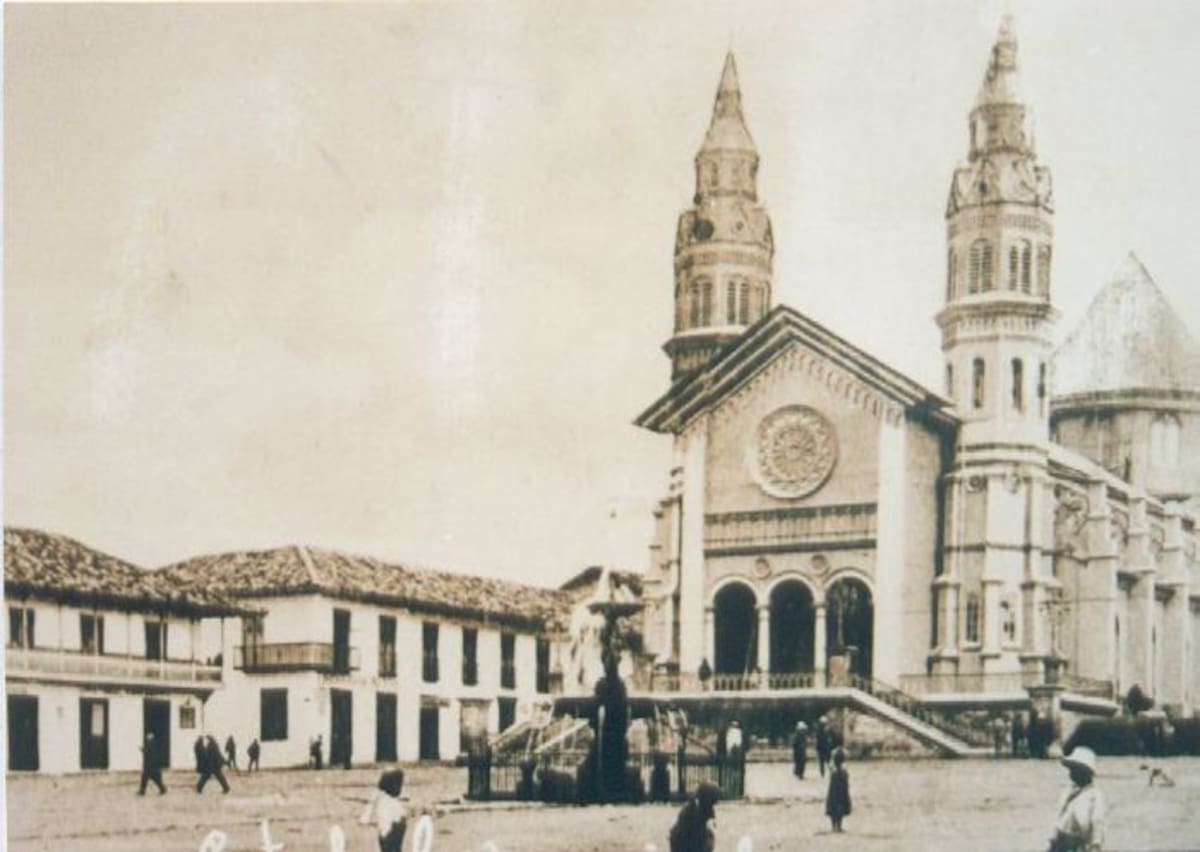 La primera catedral de Manizales hecha en 1888, cuya replica se halla en el barrio Chipre. Fotos Cortesía/Sociedad de Mejoras Públicas de Manizales.