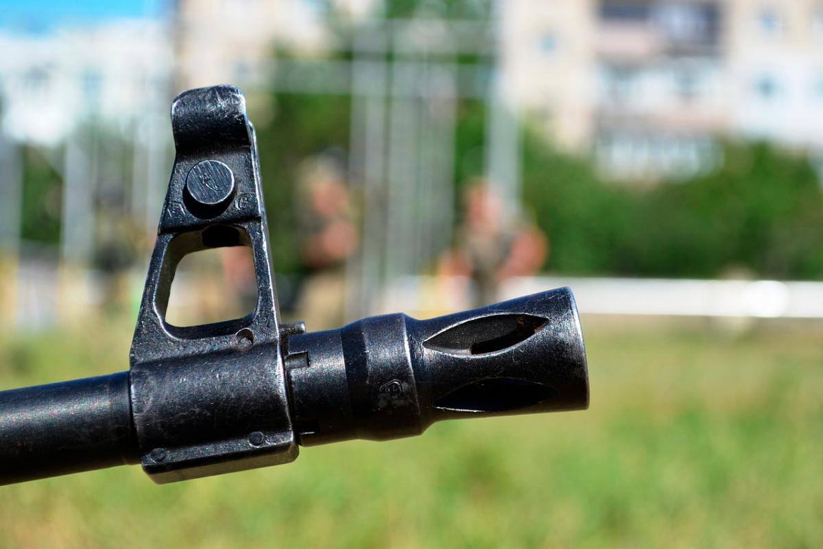 ¡Atroz! Hombre mató a 12 de sus familiares con un rifle de asalto
