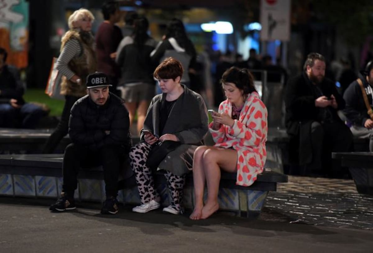 Decenas de personas fueron evacuadas de edificios en Wellington. AP