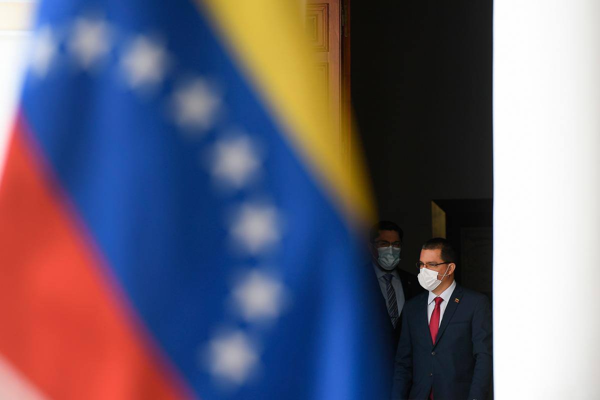 Niña de 13 años abusada abre debate sobre aborto en Venezuela