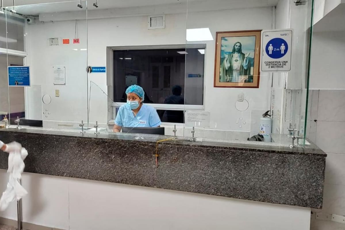 ¡Inaudito! Hombre herido atacó a personal de la clínica Madre Bernarda