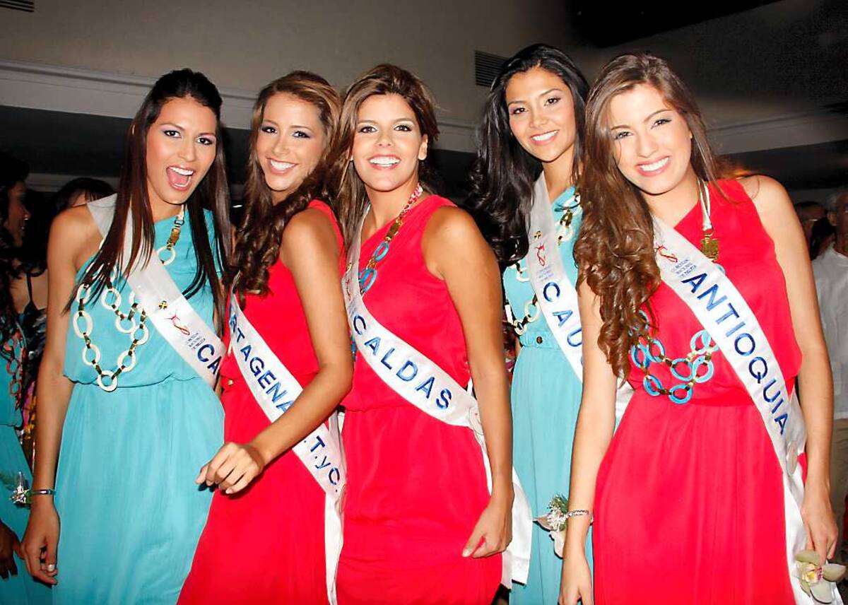 La Señorita Caquetá, Lizeth Mendieta, la Señorita Cartagena, Laura Cantillo; la Señorita Caldas, Valentina Muñoz; la Señorita Cauca, Jennifer Martínez; y la Señorita Antioquia, Olivia Aristizábal.