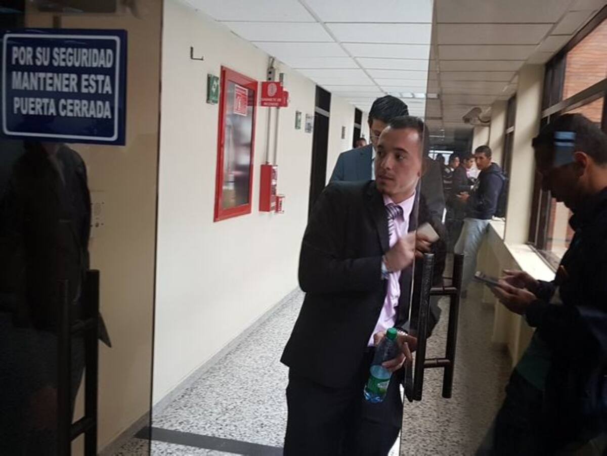 Abogados e imputados abandonaron complejo judicial sin conocer el fallo. Cortesía.