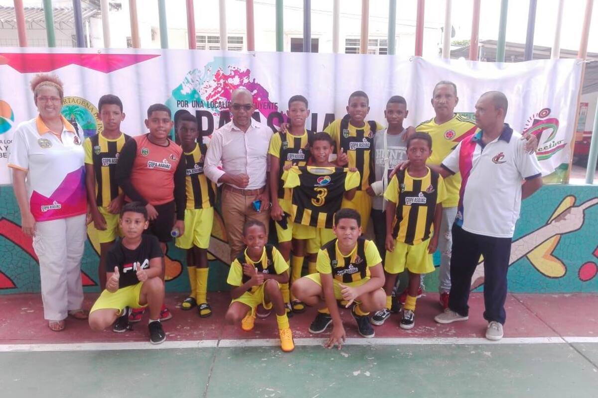 Loma del Diamante gana el torneo de fútbol menor del barrio Bruselas