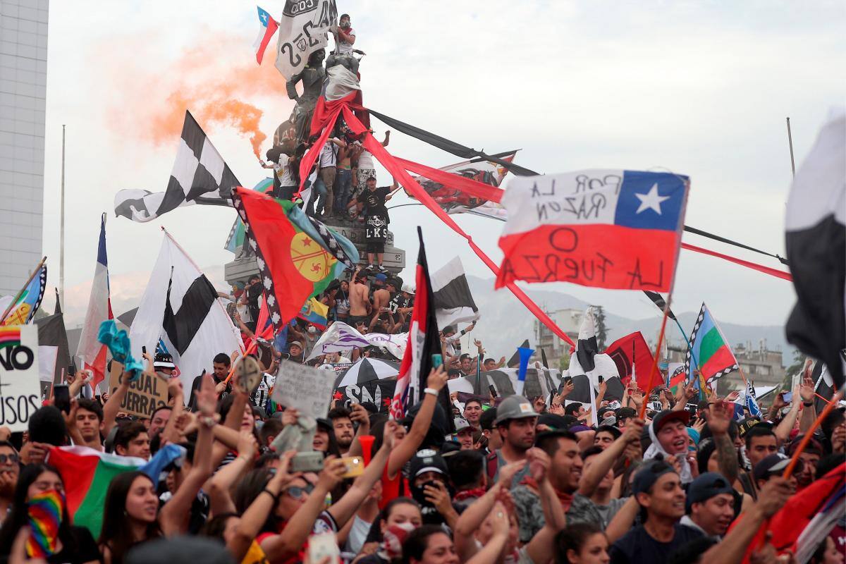 Continúan manifestaciones en Chile, 20 días después del plebiscito