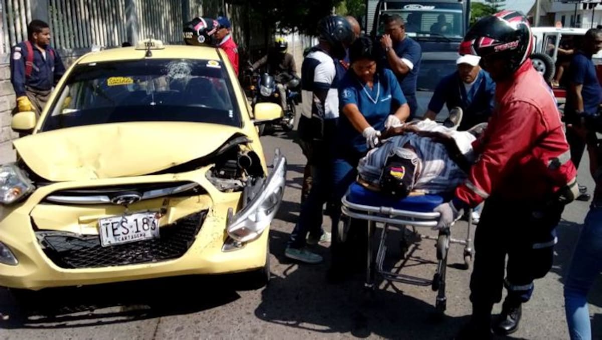 El accidente ocurrió en la vía principal de Daniel Lemairte frente al Liceo de Bolívar. CORTESÍA