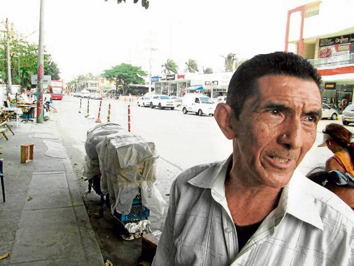 Hernán Sierra, vendedor informal. PEDRO TORRES-GENTE BAHÍA