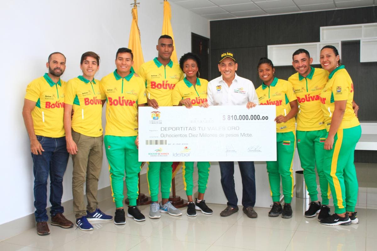 Acto simbólico de la entrega de incentivos a los deportistas medallistas en los Juegos Nacionales. //julio castaño/el universal