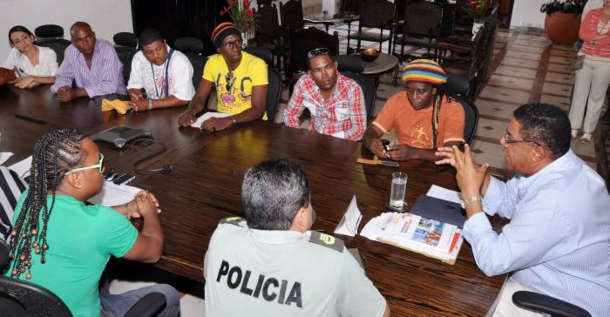El alcalde de la ciudad, Campo Elías Terán Dix y los Interpretes del género musical conocido como la Champeta se reunieron para discutir la situación socio-económica de ese gremio. Cortesía