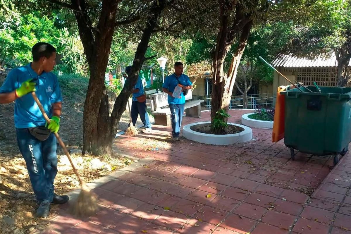 Suspenden temporalmente contrato de aseo para colegios públicos