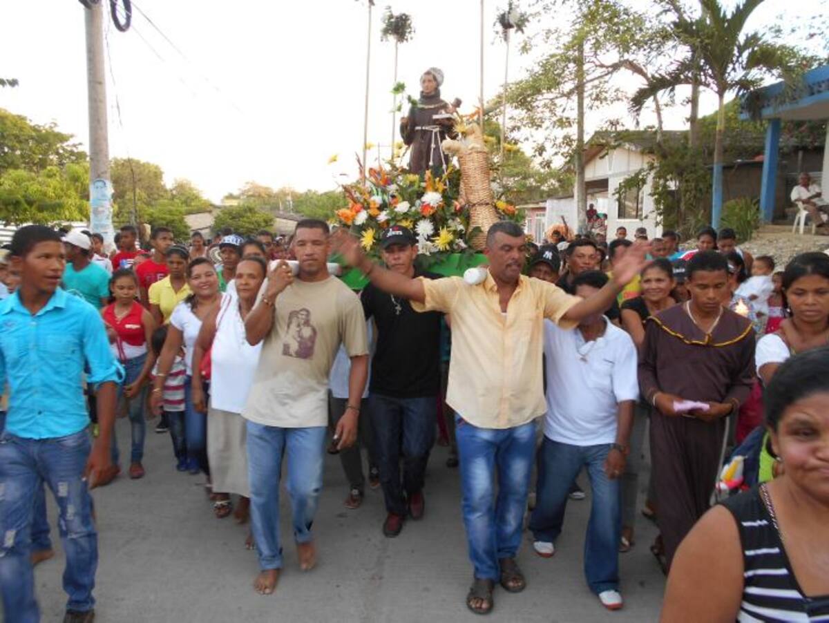 La procesión de San Antonio de Padua recorrió las principales calles de Turbana. ATILANO MEZA MOUTHON