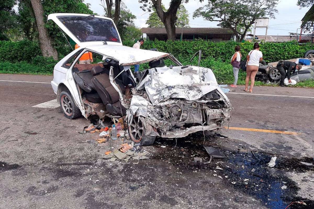 Una falla en las llantas, hipótesis del accidente que dejó dos muertos
