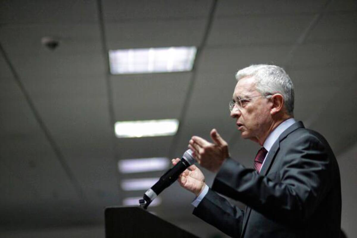 Expresidente Uribe dice sí a reunirse con el presidente electo Petro