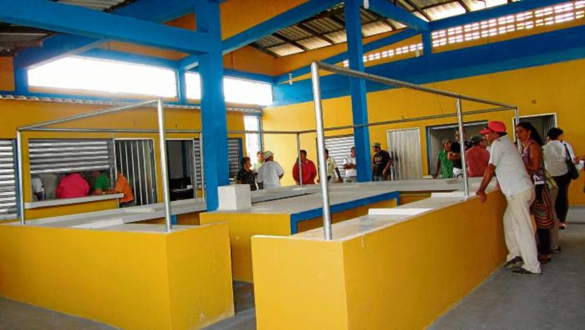 Aspecto interno de la nueva plaza de mercado, Córdoba.