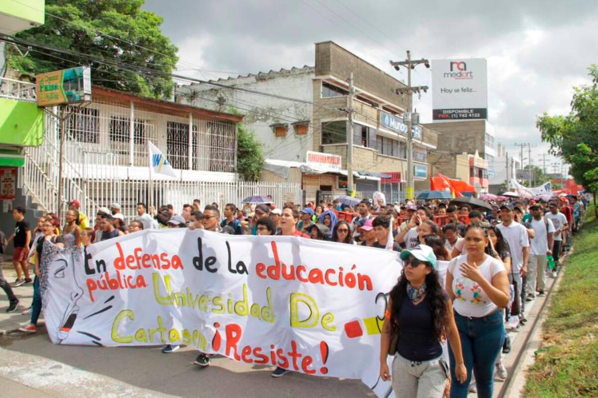 Consejo Estudiantil de Filosofía de la UdC cuestiona marcha del 19 de marzo