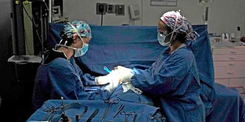 Clínica suspende cirugías a pacientes tipo O+ por escasez de sangre