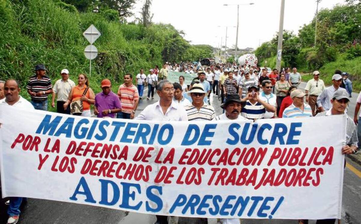 Los trabajadores de la educación y de la salud participaron masivamente en la marcha.
