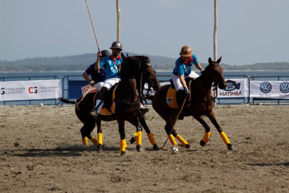 El beach polo cada vez toma más fuerza en la ciudad. Lorena Henriquez-El Universal