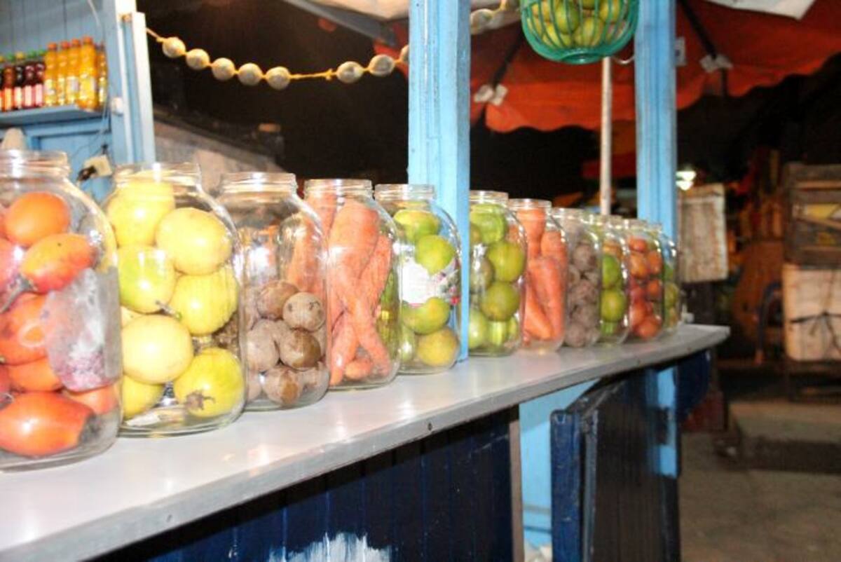 Zaporte, níspero, tomate de árbol, lulo, mora, naranja, zanahoria, remolacha, curuba, guayaba, maracuyá, banano, borojó, entre otros, son las opciones para escoger. NAYIB GAVIRIA AMADOR - EL UNIVERSAL