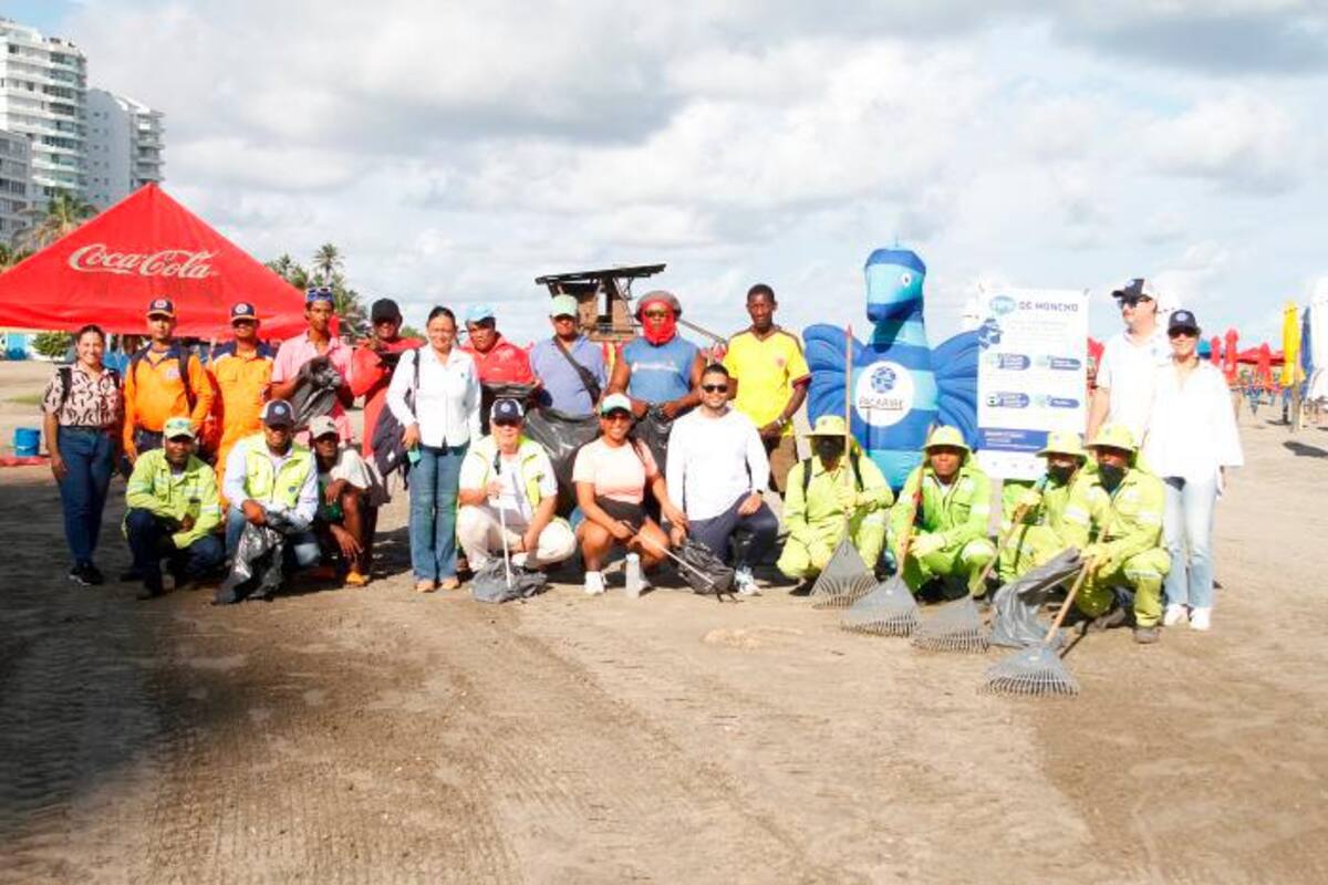 Pacaribe y El Universal realizan segunda jornada de limpieza de playas