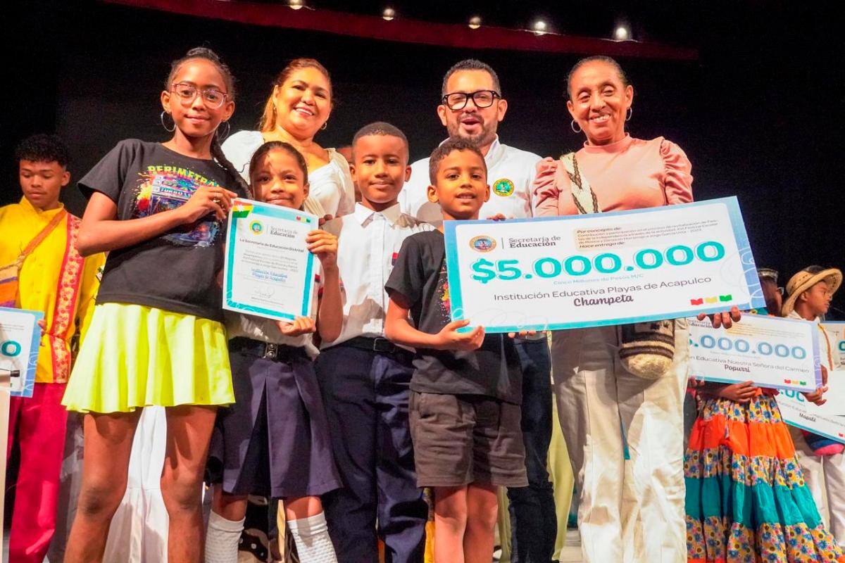 20 colegios fueron premiados en el Festival Escolar Jorge García Usta