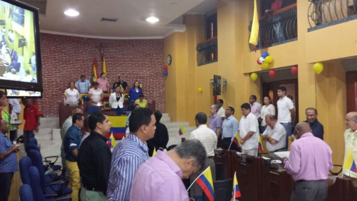 Minuto de silencio en el Concejo de Cartagena. EL UNIVERSAL
