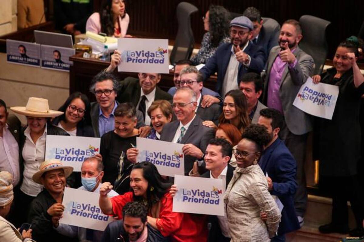 Mociones de censura a Mindefensa y Minsalud en Senado y Cámara