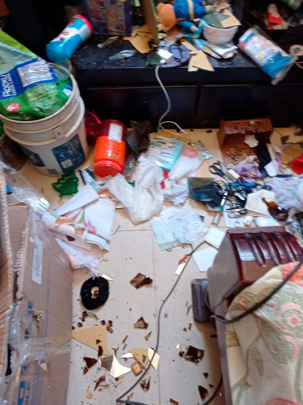 Jairo Antonio Posada Reyes destruyó varias cosas en su casa tras insultar a sus familiares.