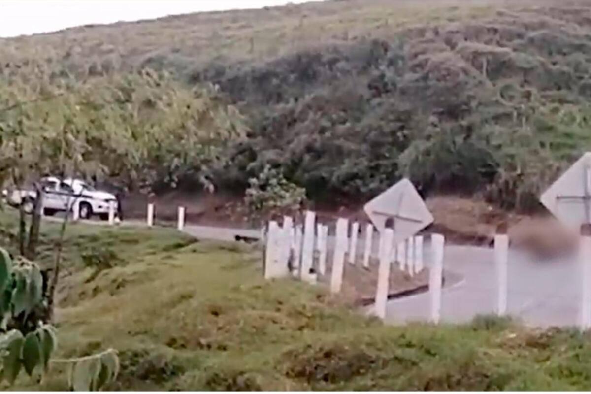Atención: 3 policías muertos tras ataque de disidencias de las Farc