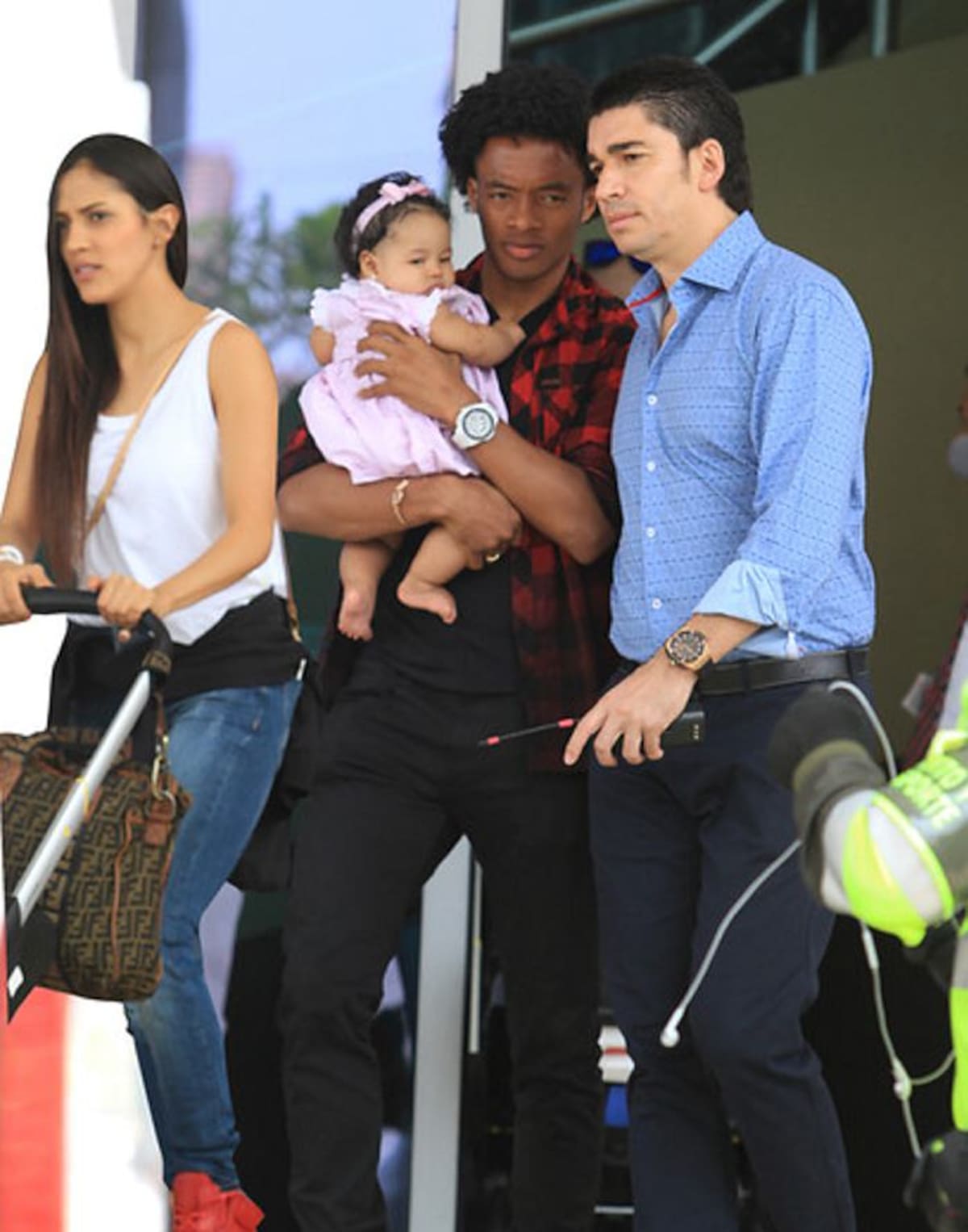 Juan Guillermo Cuadrado, Diana Melissa Botero, con su hja Lucía. Colprensa