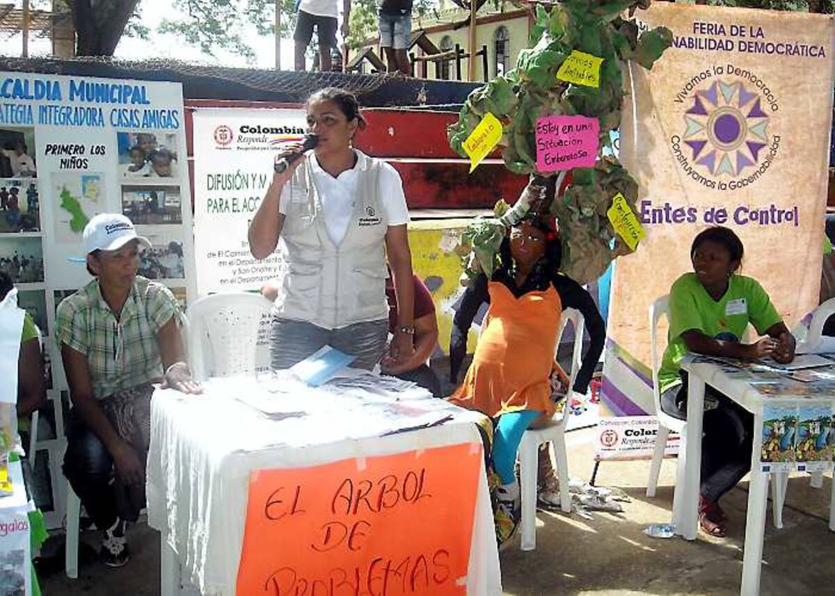 Con diferentes stands ubicados en la plaza los asistentes dieron a conocer los procesos que desarrollan.