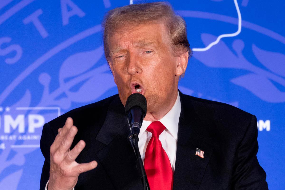 Vuelve a retrasarse el juicio contra Trump por la enfermedad de un jurado